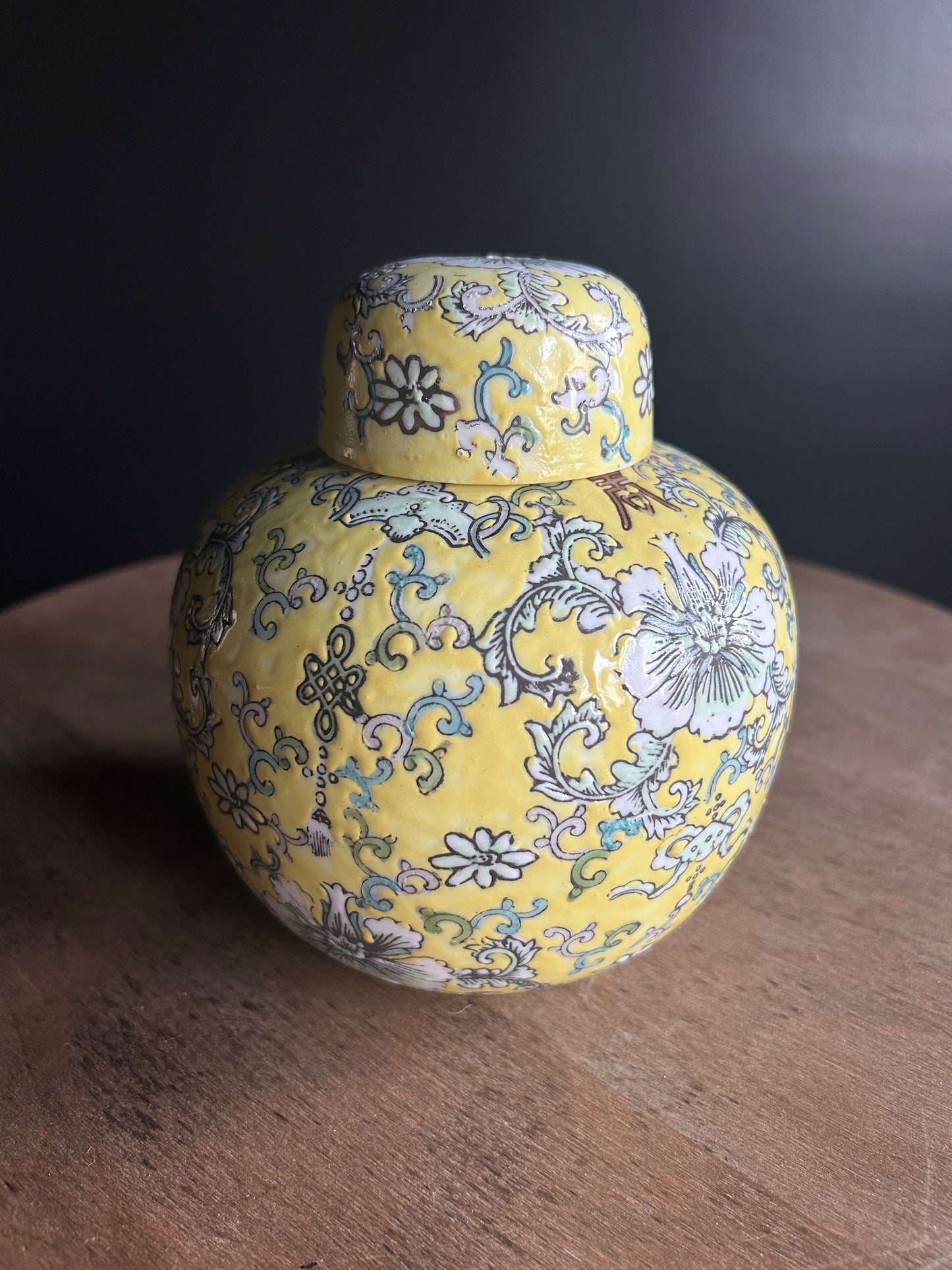 vintage Chinoiserie porcelain jar
