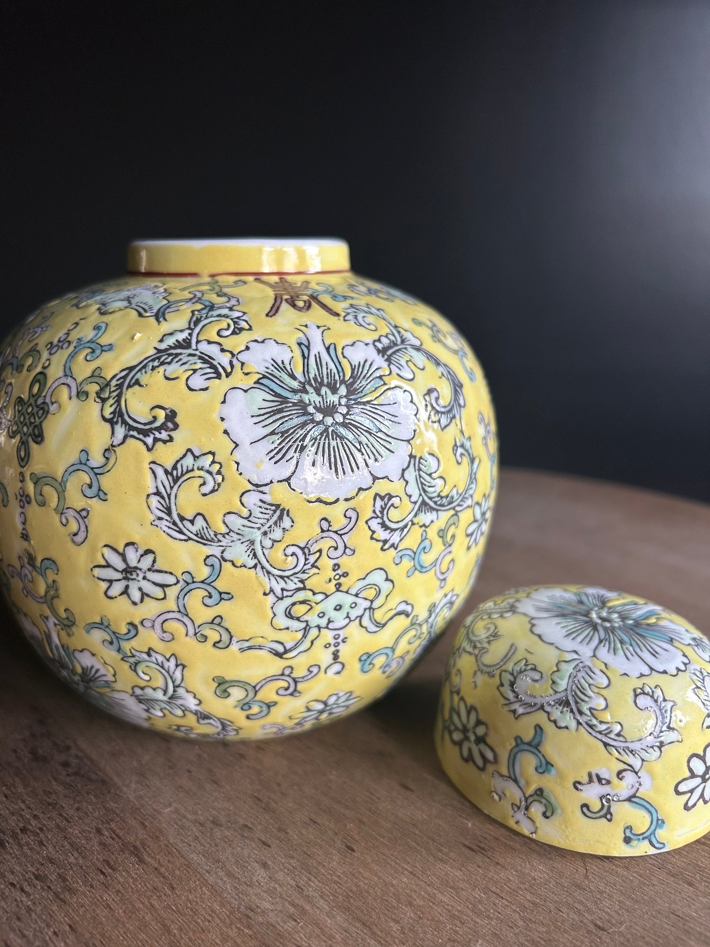 vintage Chinoiserie porcelain jar
